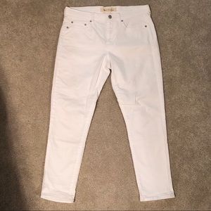 Gap Best Girlfriend White Jeans, Size 28